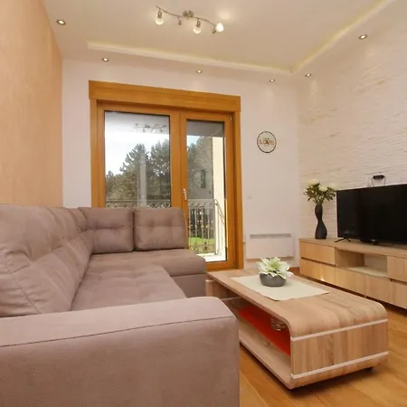 Elsa S15 アパート