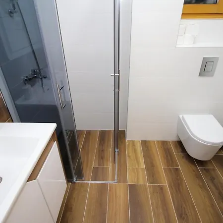 アパート Elsa S15 ズラティボール